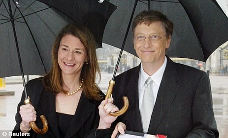 Bill and Melinda Gates standing together.